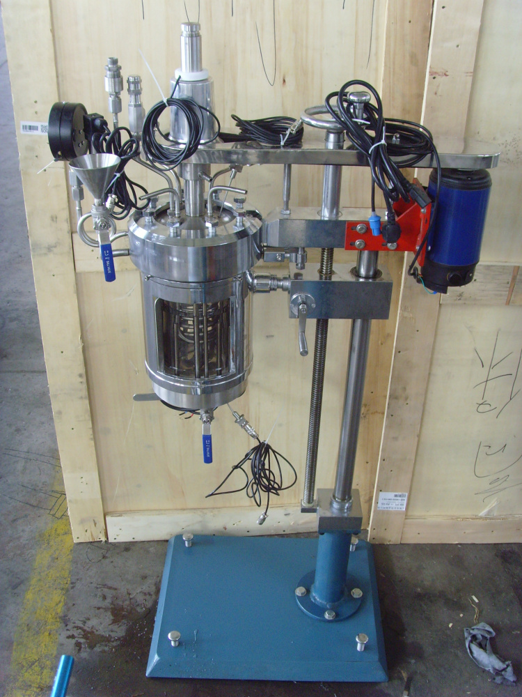 SYBFD系列-2L雙層石英玻璃釜側面照片