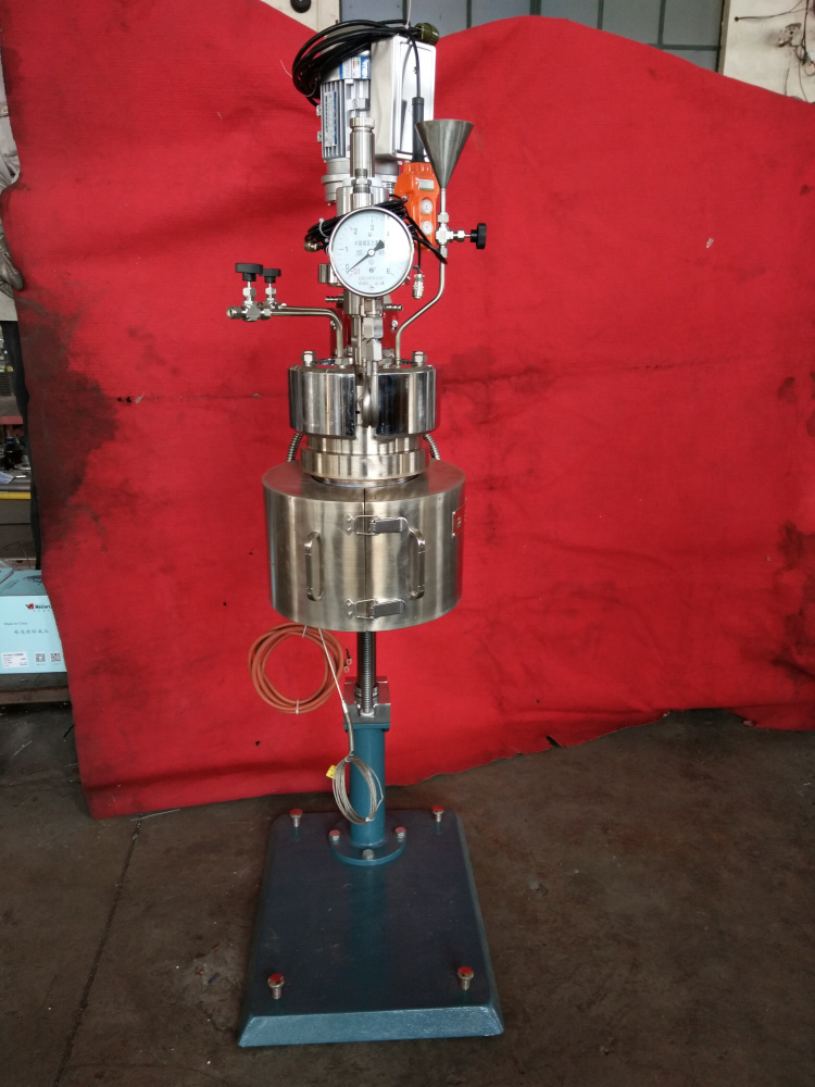 DFCF系列-電動升降釜體、翻轉出料、開啟式加熱爐1