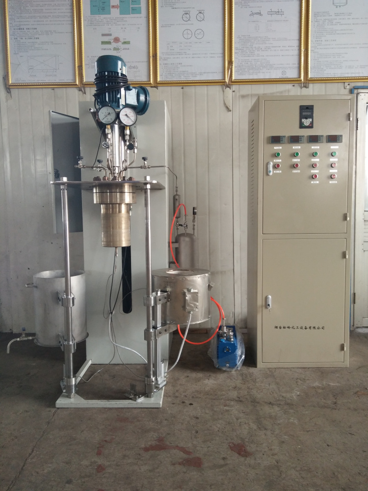 DFCF系列-釜體電動升降翻轉、加熱爐和水槽電動升降并可側移1